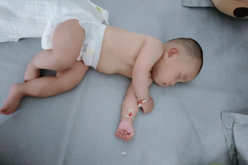 娄底怀孕肚子撑的难受